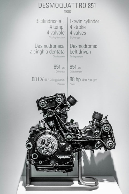 Unveiling the Spectrum: Understanding the Color of Your Motor Oil